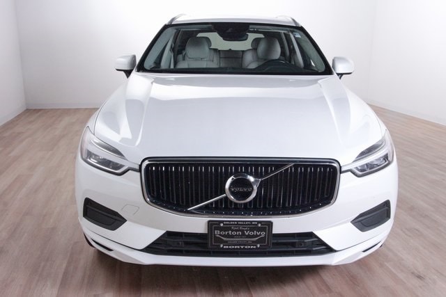 Used 2018 Volvo XC60 Momentum with VIN LYV102RK7JB078655 for sale in Golden Valley, Minnesota
