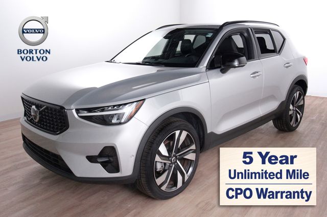 2025 Volvo XC40 B5 Core Bright AWD's photo