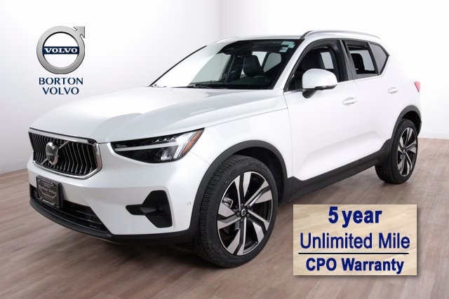 2025 Volvo XC40 Plus's photo
