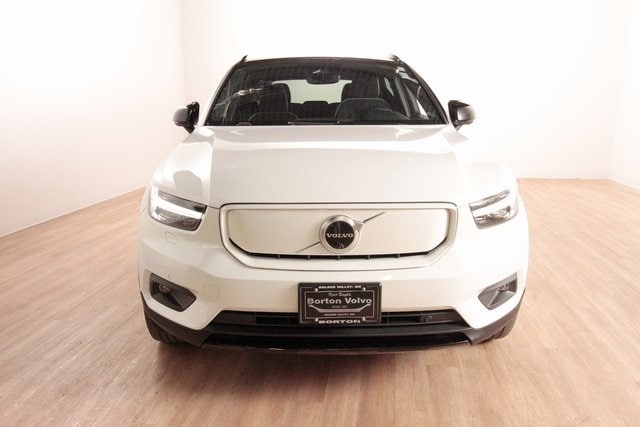 Used 2022 Volvo XC40 Plus with VIN YV4ED3UR5N2694956 for sale in Golden Valley, Minnesota