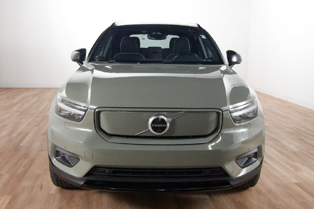 Used 2021 Volvo XC40 Recharge with VIN YV4ED3UR8M2548744 for sale in Golden Valley, MN
