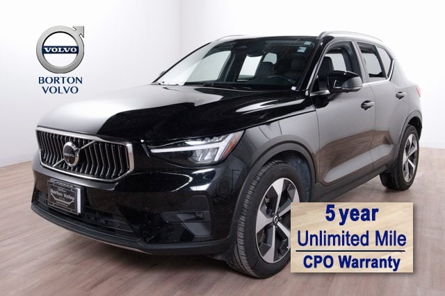 2025 Volvo XC40 Plus's photo