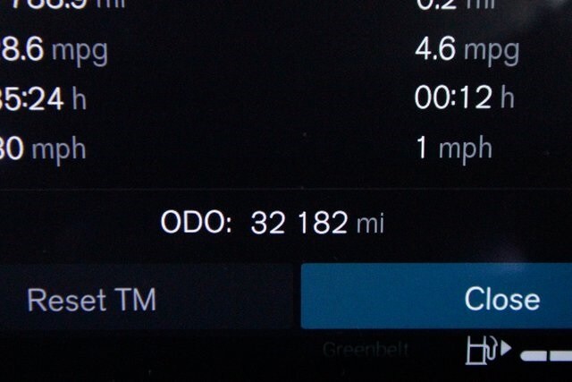 2023 Volvo XC60 B5 Ultimate photo 2