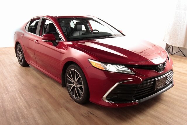 2023 Toyota Camry XLE photo 3
