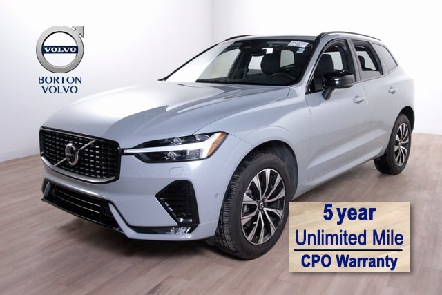 2025 Volvo XC60 Plus's photo