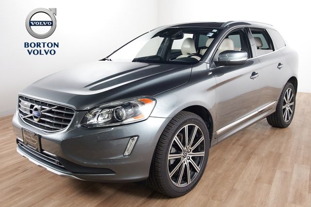 2016 Volvo XC60 T6 Drive-E AWD Auto Platinum's photo