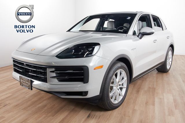 2024 Porsche Cayenne E-Hybrid's photo