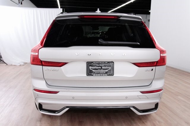 2025 Volvo XC60 B5 Plus photo 3