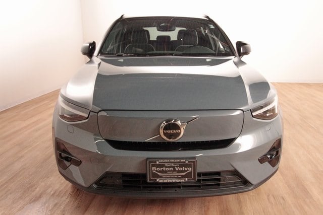 Used 2023 Volvo XC40 Ultimate with VIN YV4ED3UM7P2082717 for sale in Golden Valley, Minnesota