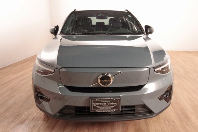 2023 Volvo XC40 Recharge Ultimate photo 2