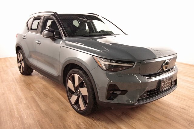 2023 Volvo XC40 Recharge Ultimate photo 3