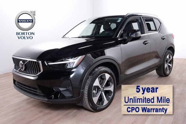2025 Volvo XC40 Plus's photo