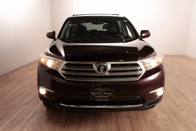 Used 2013 Toyota Highlander Base with VIN 5TDBK3EH1DS264057 for sale in Golden Valley, Minnesota