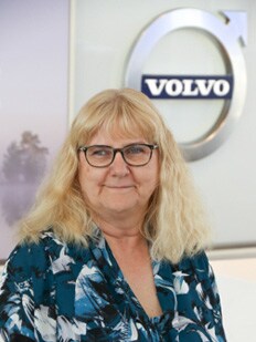 Staff member Pam Sanford from ID_53011b81e3b7