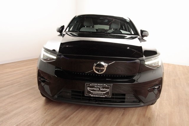 Used 2023 Volvo C40 Ultimate with VIN YV4ED3GM9P2033224 for sale in Golden Valley, Minnesota