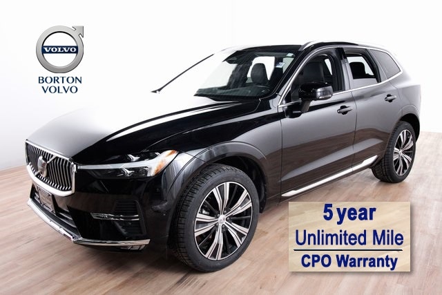 2023 Volvo XC60 Plus's photo