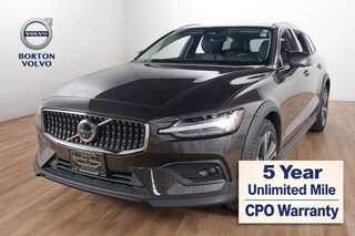 2025 Volvo V60 Cross Country B5 Plus Wagon 9683