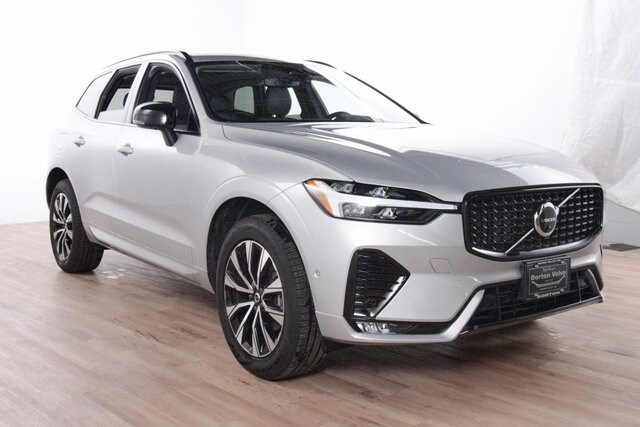 2025 Volvo XC60 B5 Plus photo 2