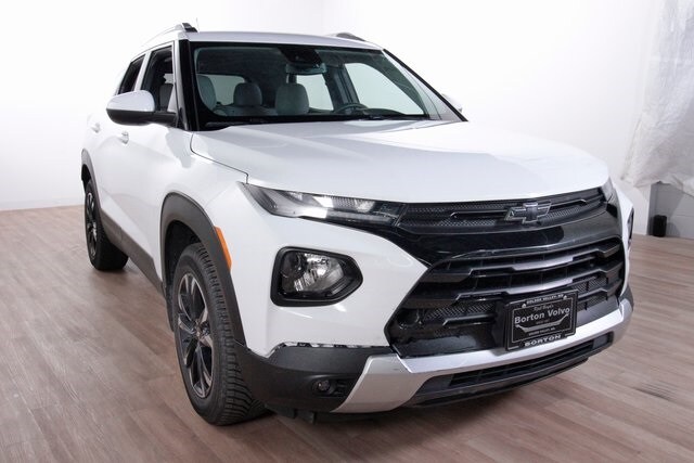 2021 Chevrolet Trailblazer LT photo 2