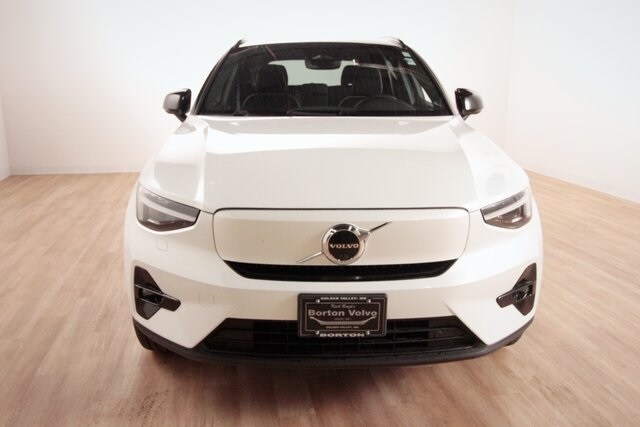 2023 Volvo XC40 Recharge Ultimate photo 3