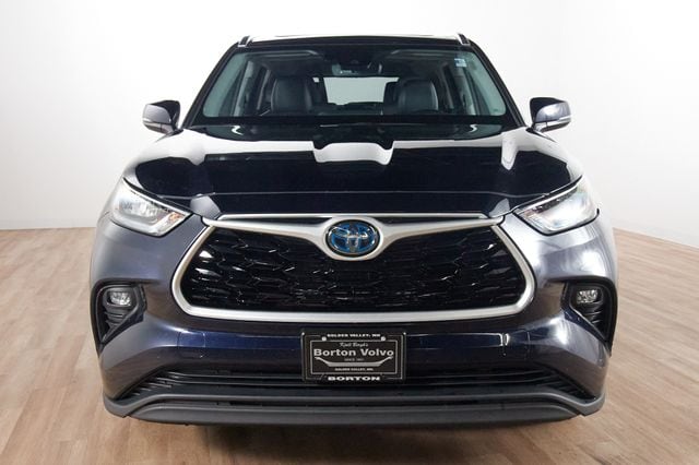 Used 2020 Toyota Highlander XLE with VIN 5TDHBRCH5LS005313 for sale in Golden Valley, Minnesota