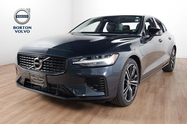 2022 Volvo S60 Recharge R-Design Expression Extended Range eAWD