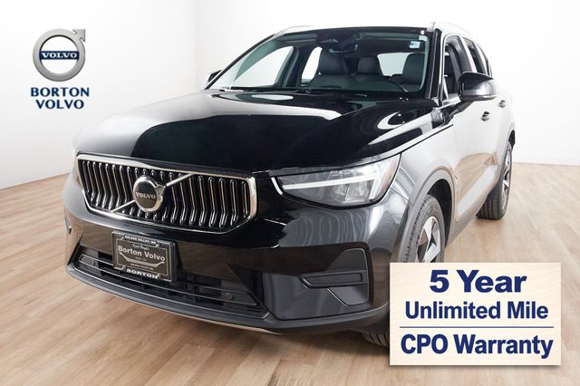 2025 Volvo XC40 B5 Core Bright AWD's photo