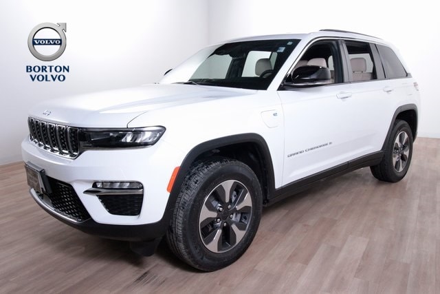 2022 Jeep Grand Cherokee 4xe's photo