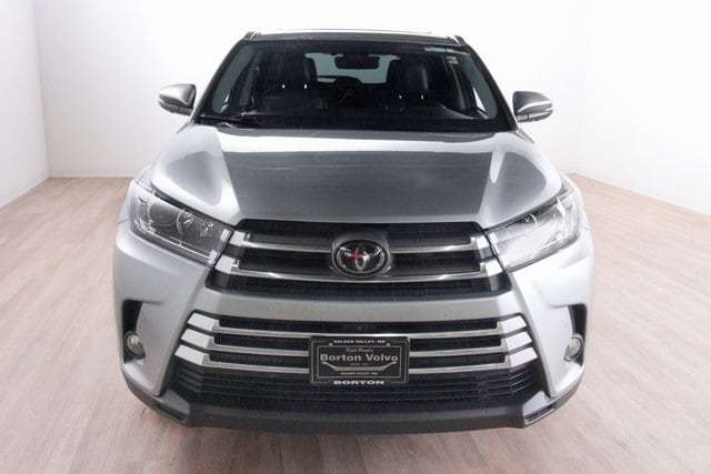 Used 2017 Toyota Highlander Limited Platinum with VIN 5TDDZRFHXHS484521 for sale in Golden Valley, Minnesota