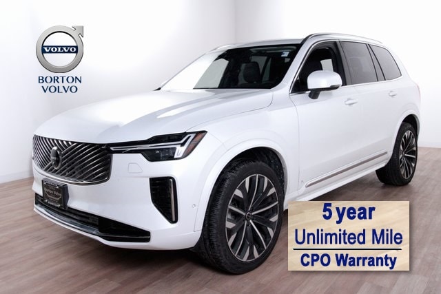 2025 Volvo XC90 Plus's photo