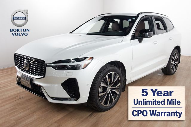 2023 Volvo XC60 B5 Plus Dark Theme AWD's photo