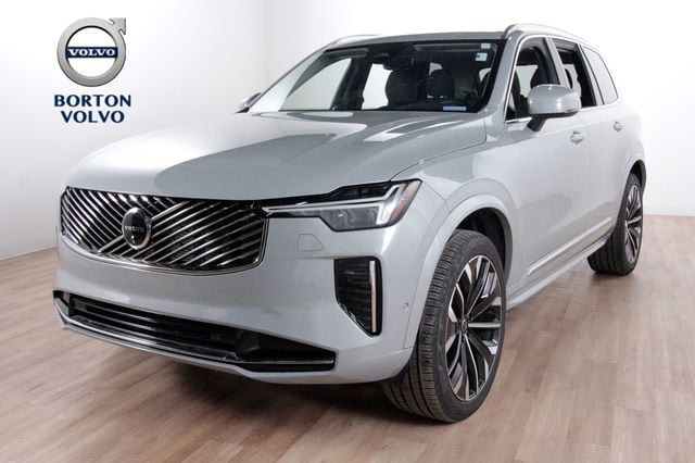 2025 Volvo XC90 B5 Plus Bright 4WD's photo