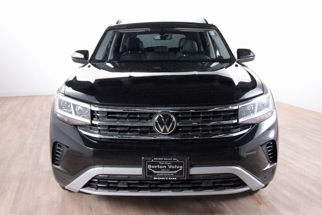 Used 2023 Volkswagen Atlas SE w/Tech with VIN 1V2HP2CA3PC526614 for sale in Golden Valley, Minnesota