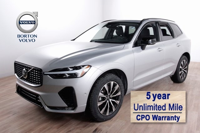 2025 Volvo XC60 Plus's photo