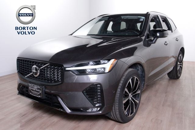 2025 Volvo XC60 B5 Plus Dark AWD's photo