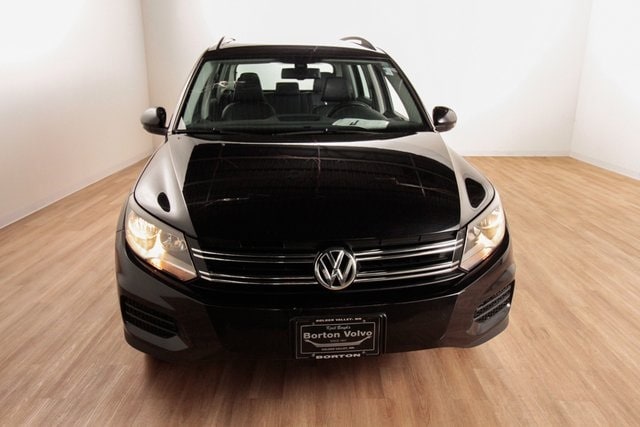 Used 2017 Volkswagen Tiguan Limited Base with VIN WVGBV7AX1HK011373 for sale in Golden Valley, Minnesota
