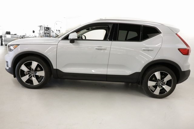 Certified 2021 Volvo XC40 Momentum with VIN YV4162UK6M2539837 for sale in Golden Valley, Minnesota