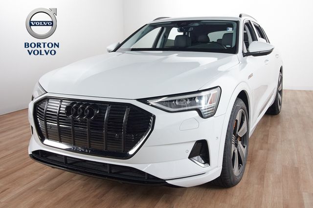 2023 Audi e-tron Premium Plus