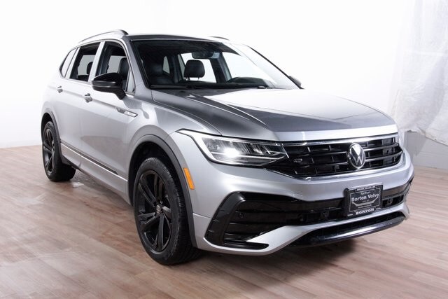 2024 Volkswagen Tiguan SE R-Line Black photo 3