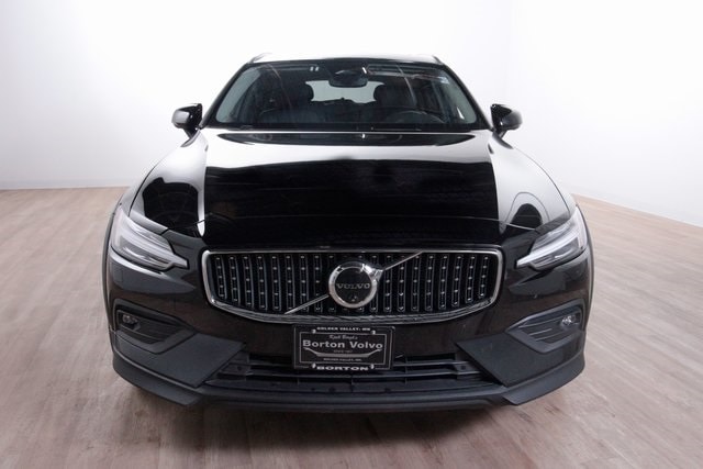 Used 2025 Volvo V60 Cross Country Plus with VIN YV4L12WK0S2148992 for sale in Golden Valley, Minnesota