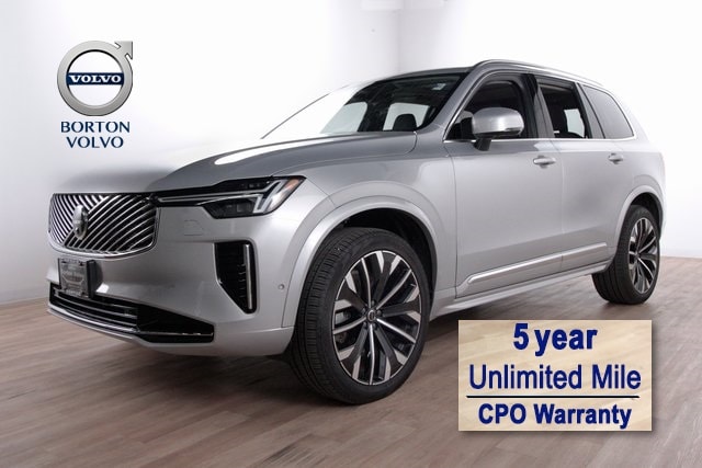 2025 Volvo XC90 Plus's photo