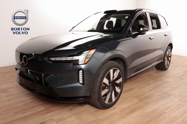 2025 Volvo EX90 Twin Motor Performance Ultra 7-Seater SUV 2025 Volvo EX90 Twin Motor Performance Ultra 7-Seater SUV 9440