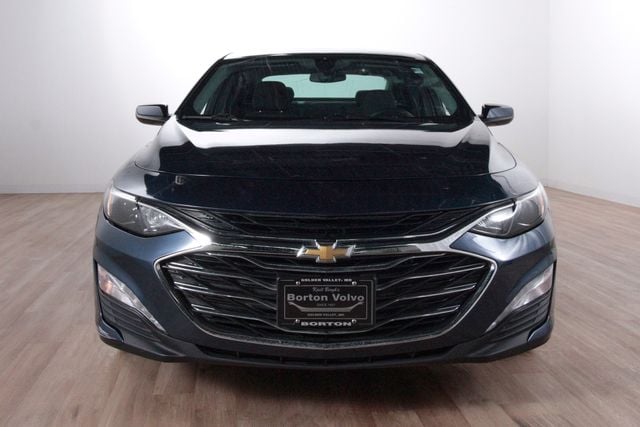 Used 2020 Chevrolet Malibu 1LT with VIN 1G1ZD5ST6LF053571 for sale in Golden Valley, Minnesota