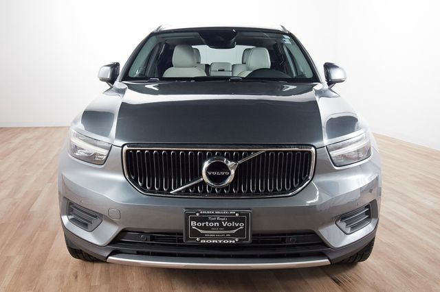 Used 2019 Volvo XC40 Momentum with VIN YV4162XZ9K2011151 for sale in Golden Valley, Minnesota