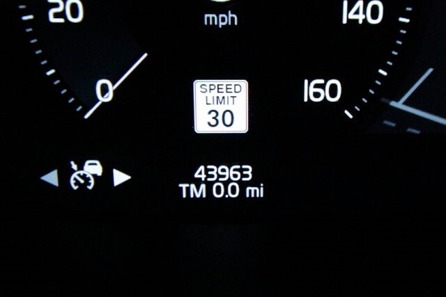 2022 Volvo XC90 T6 Inscription photo 2