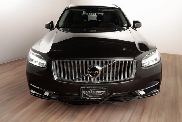 2025 Volvo XC90 Plus photo 2