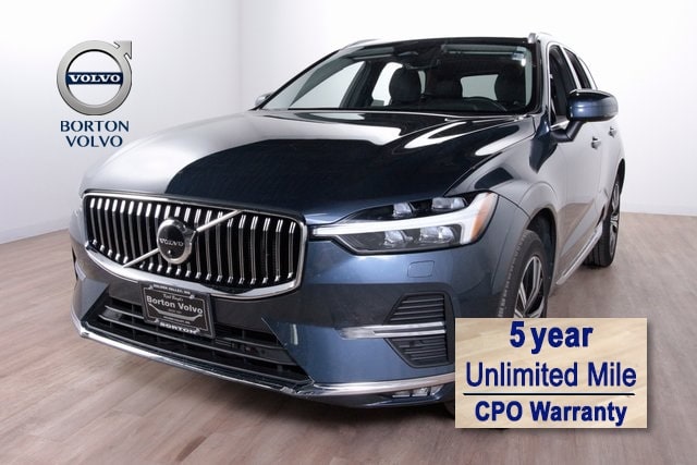 2023 Volvo XC60 Plus's photo