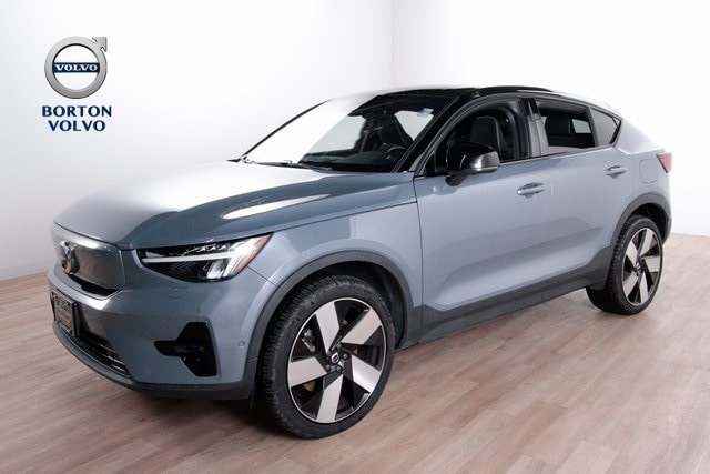 2022 Volvo C40 Ultimate's photo