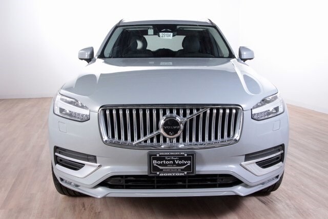2025 Volvo XC90 Plus photo 2