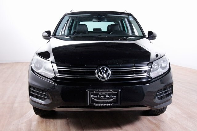2017 Volkswagen Tiguan Wolfsburg Edition photo 2